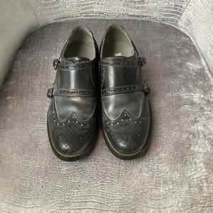 Mens 8.5 grey shoes